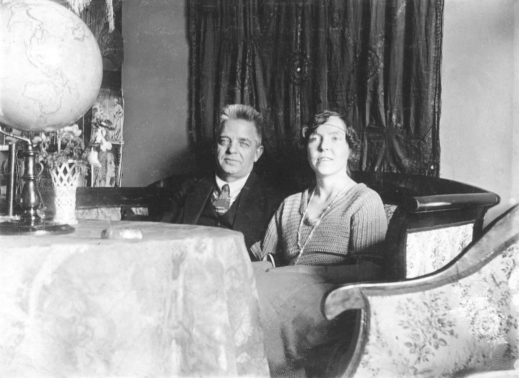 Carl Nielsen og datteren Irmelin i lejligheden Nørrebrogade 20.