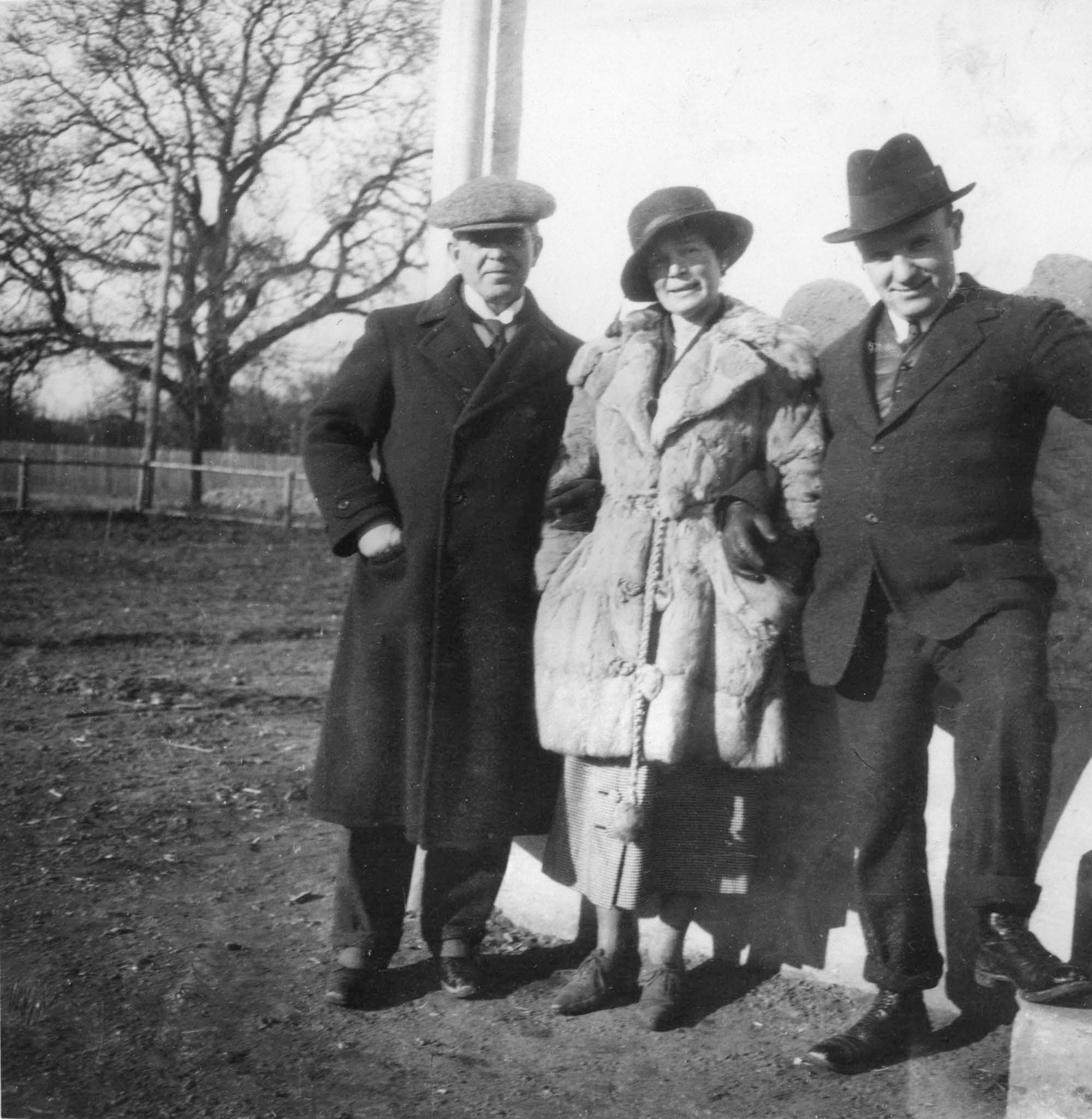 De samme personer ved Villa Højtofte.