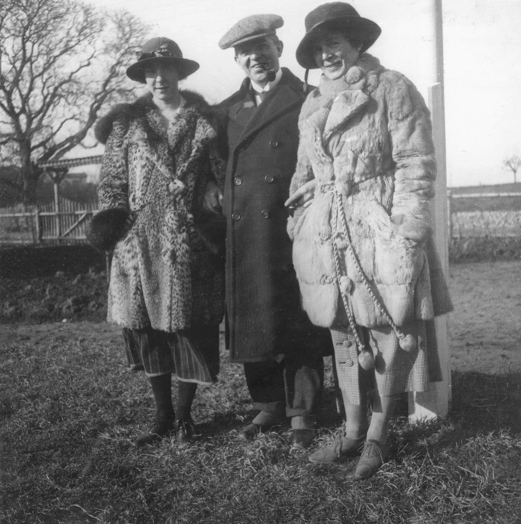 Ved Villa Højtofte.