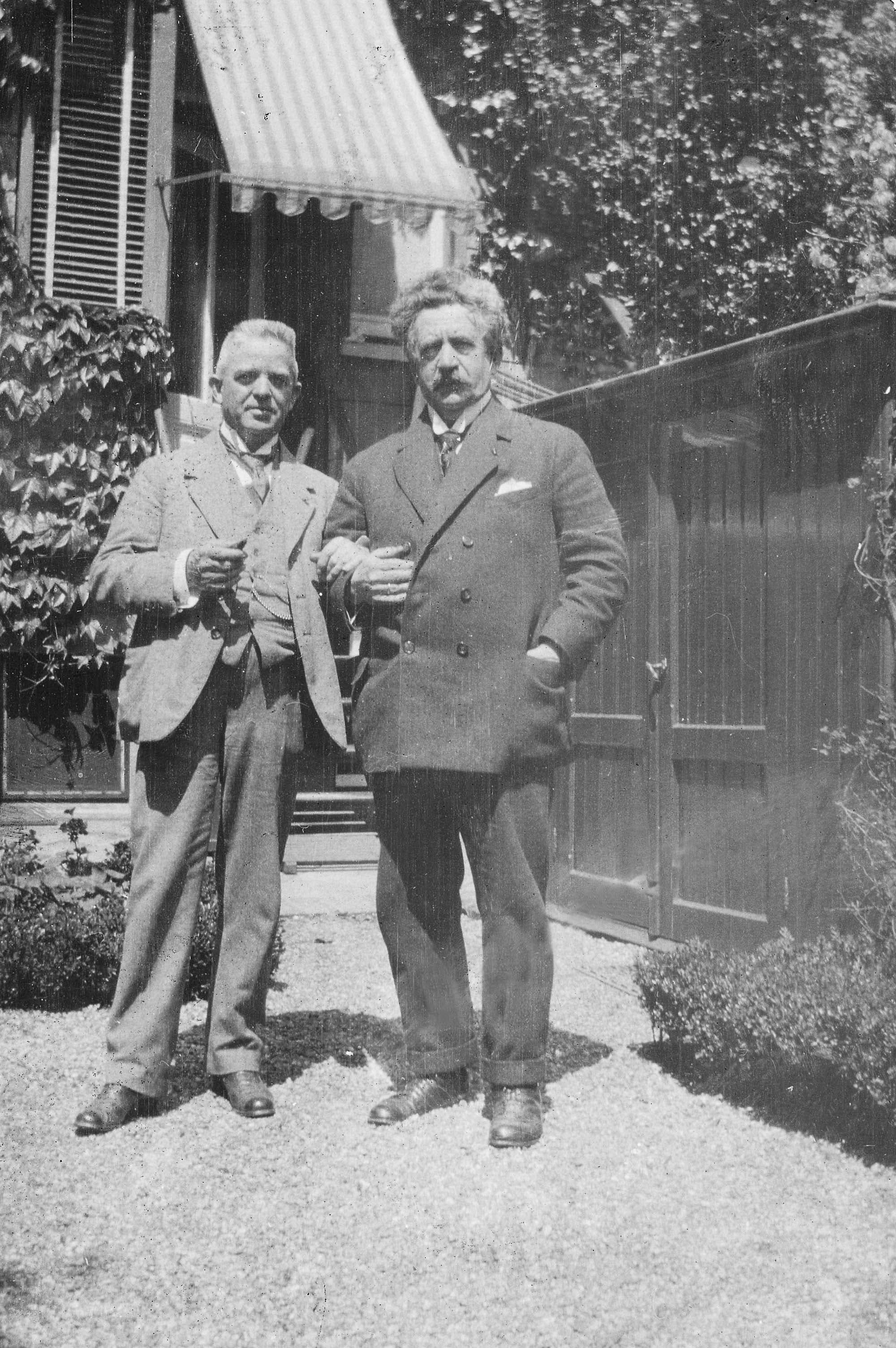 Carl Nielsen og Johan Halvorsen, formentlig ved Den Nordiske Musikfest, maj 1921.