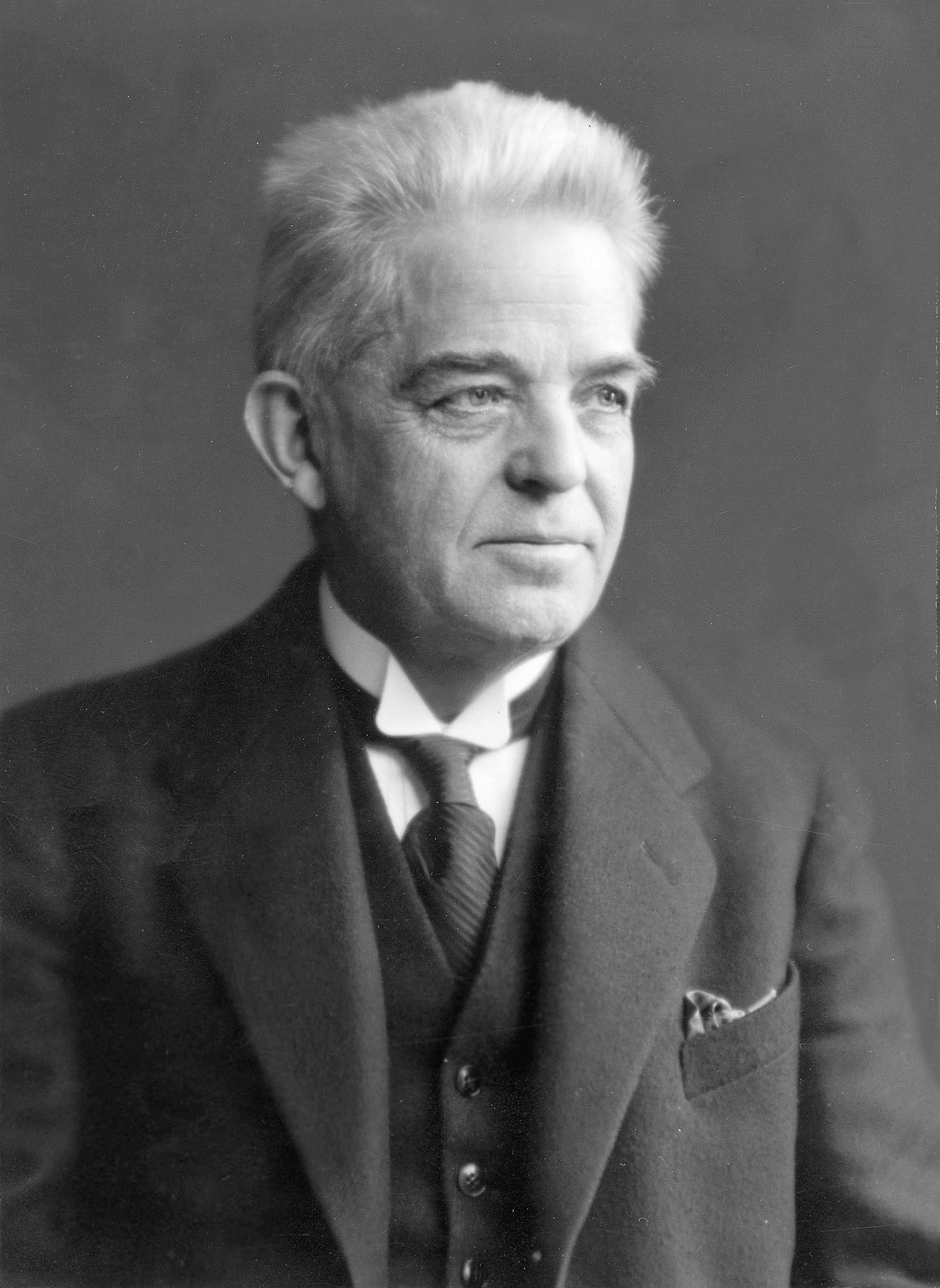 
Hos fotograf Elfeldt i København, 1930 eller 1931. Se 11:266.