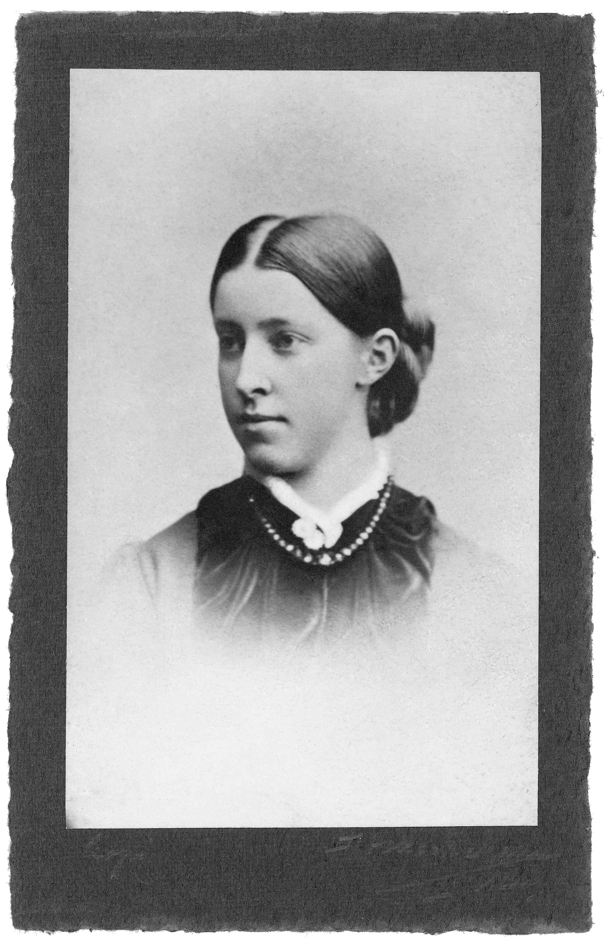 Anne Marie Carl-Nielsens søster, Lucie Brodersen, 1866-1920.