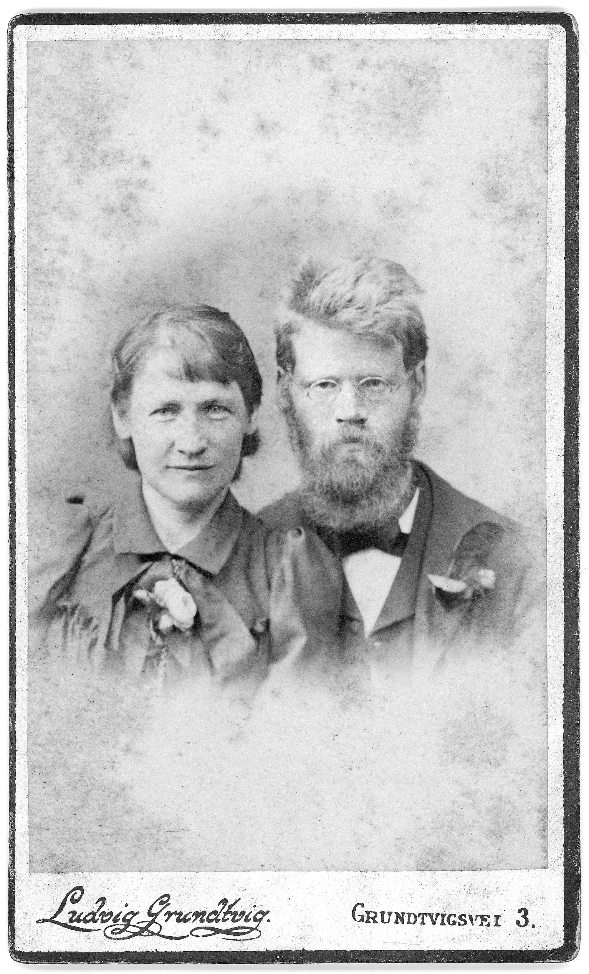 1.43. Sofie Olrik, 1855-1911, og hendes mand folkemindeforskeren Axel Olrik, 1864-1917. Foto: Det Kongelige Bibliotek, Kort- og Billedafdelingen.