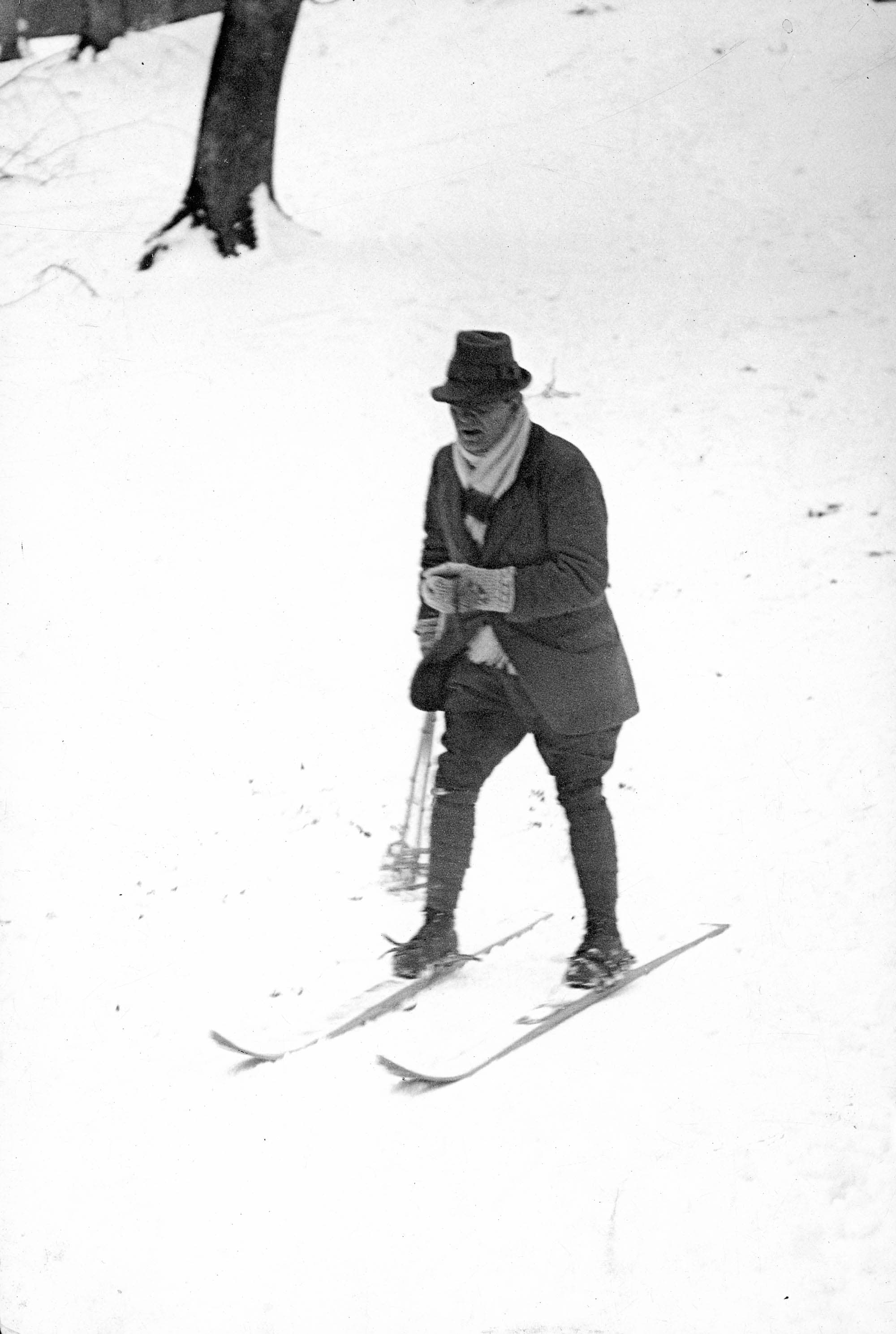 Komponisten på ski i Dyrehaven.