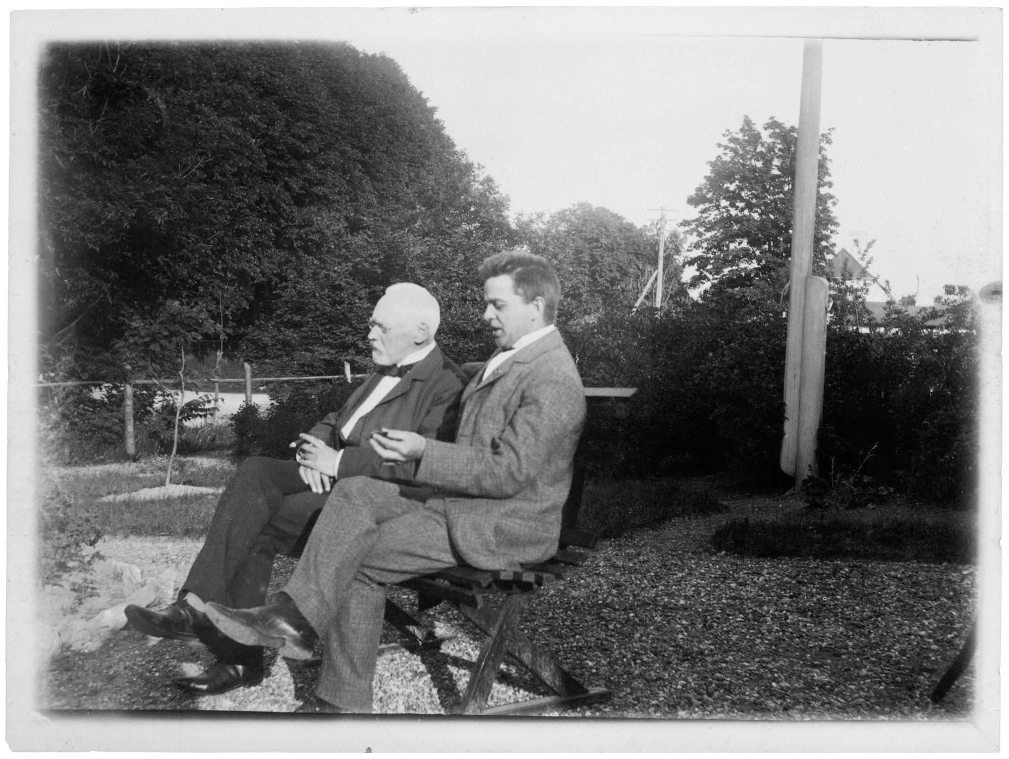 Dette og næste billede: Carl Nielsen og professor S. M. Jørgensen, far til Ove og Einar Jørgensen.